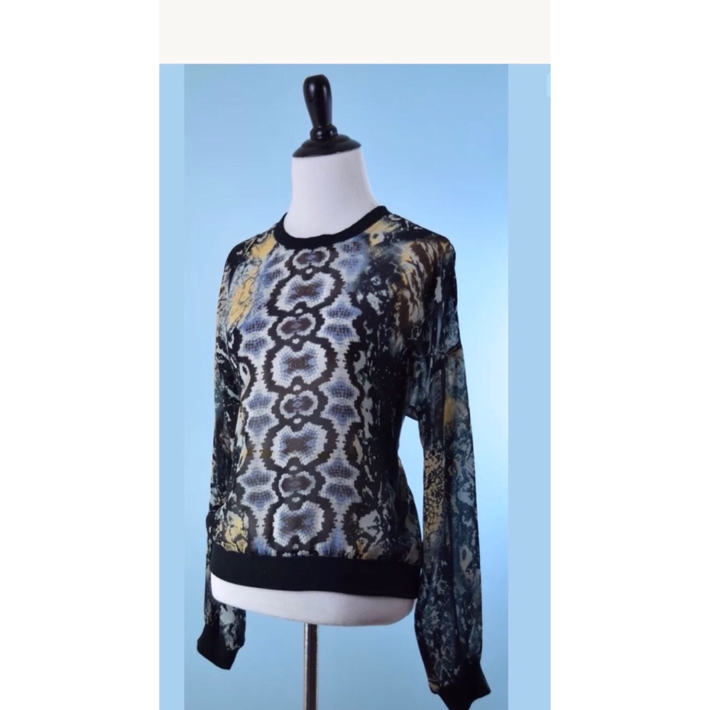 CAbi biue gold top NEVER WORN M